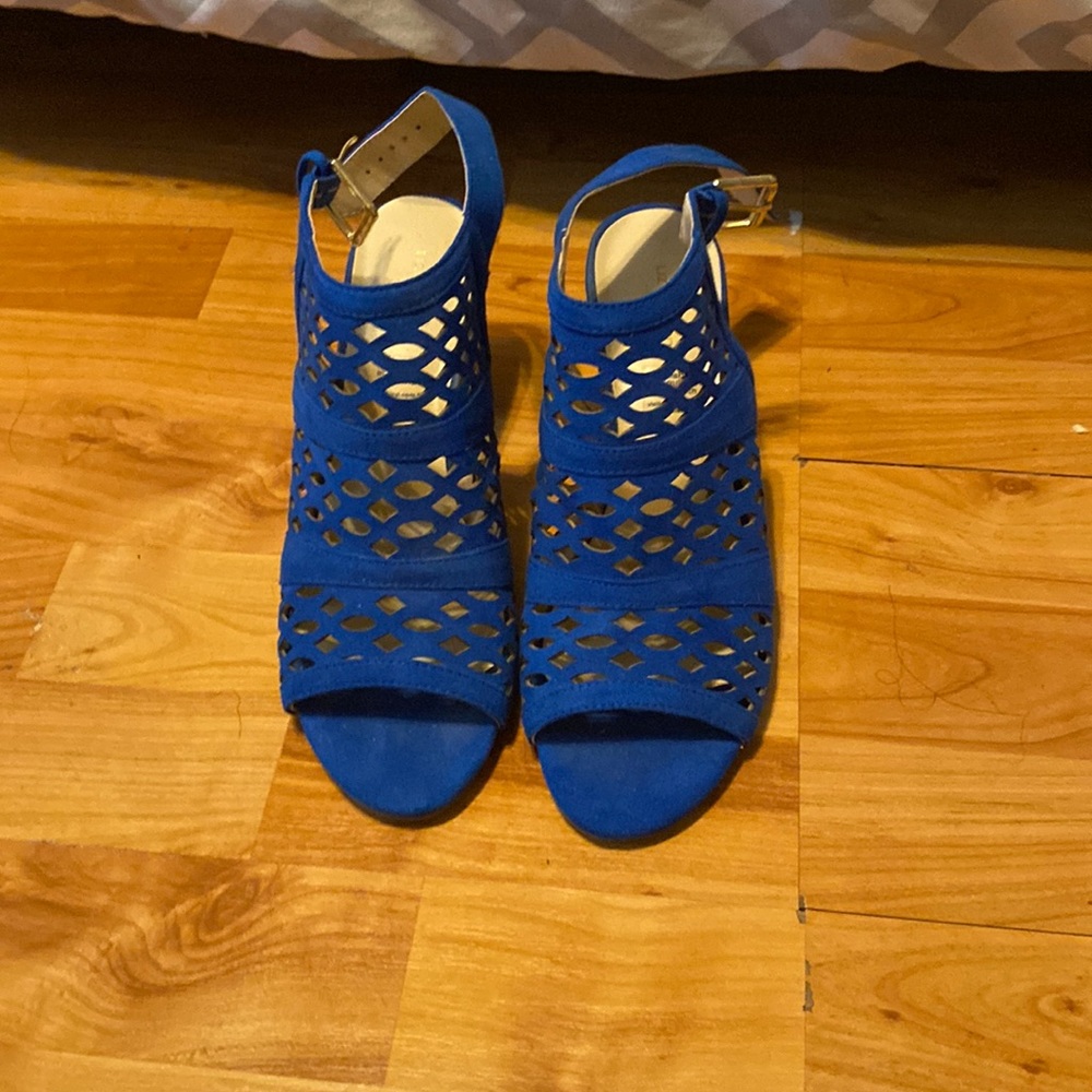 Ladies sandals